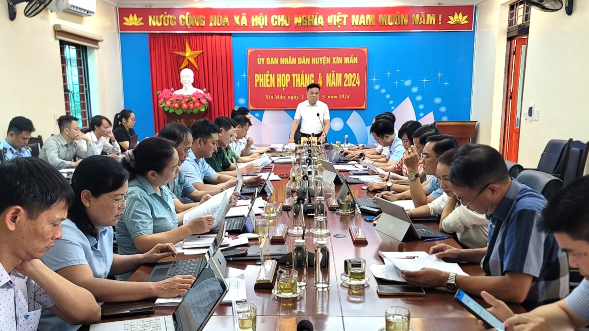 Phiên họp Tháng 4 UBND huyện Xín Mần