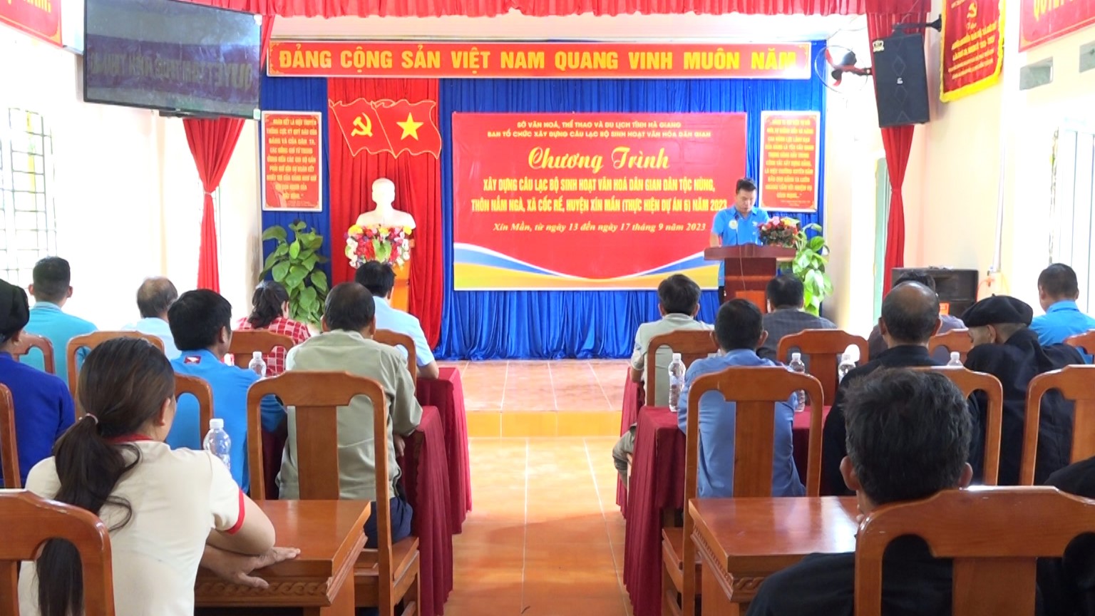 Xây dựng Câu lạc bộ sinh hoạt văn hoá dân gian tại thôn Suôi Thầu, thị trấn Cốc Pài và thôn Nắm Ngà, xã Cốc Rế