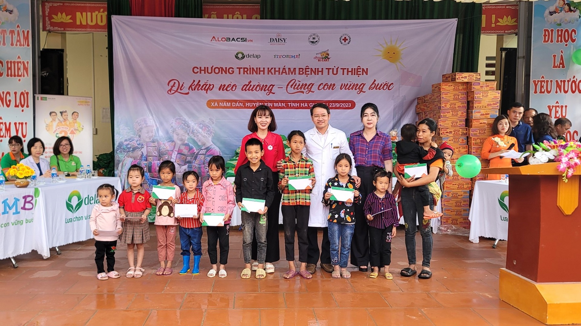 Chương trình khám bệnh từ thiện cho trẻ em tại xã Nấm Dẩn