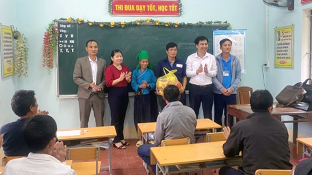 Ban chỉ đạo phổ cập giáo dục, xóa mù chữ tỉnh Hà Giang kiểm tra, thẩm định kết quả công nhận đạt chuẩn Phổ cập giáo dục, xoá mù chữ năm 2023 tại huyện Xín Mần