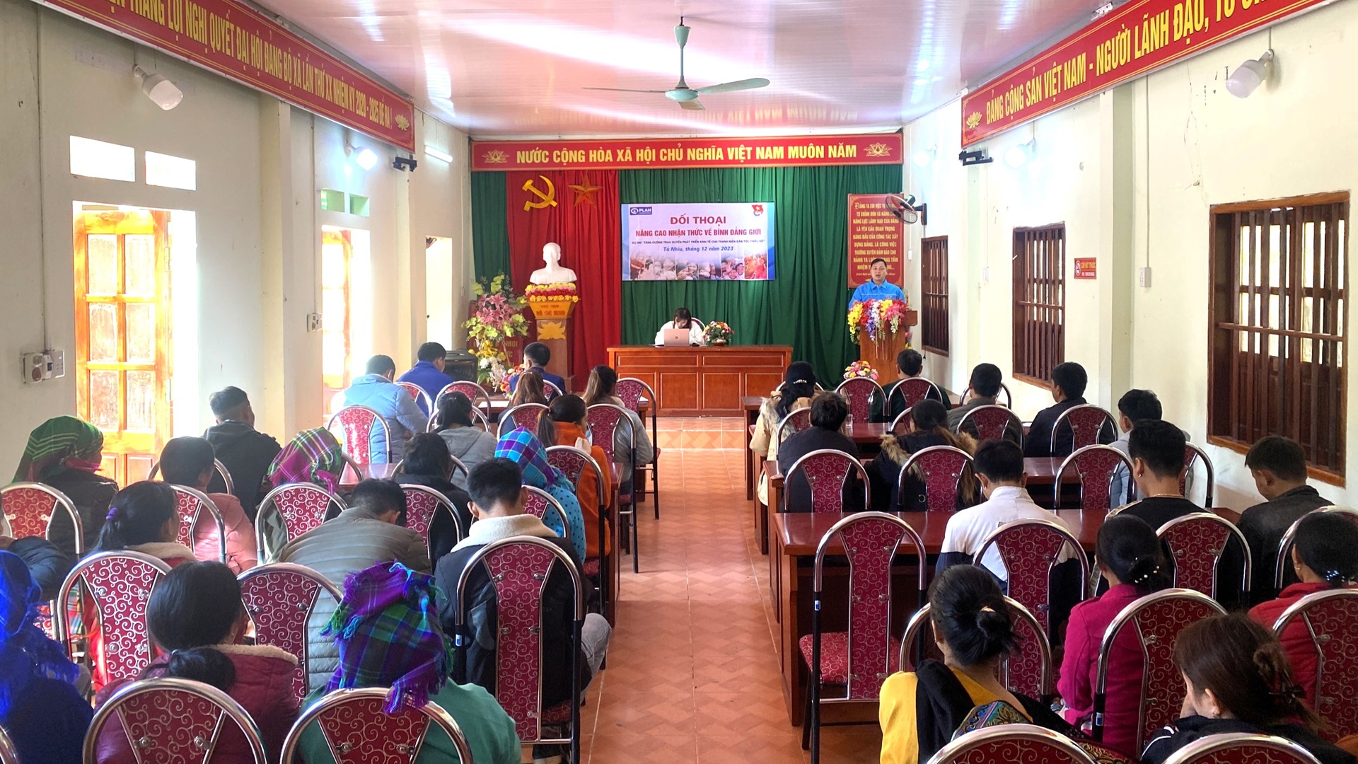 Hội nghị đối thoại nâng cao nhận thức bình đẳng giới tại xã Tả Nhìu