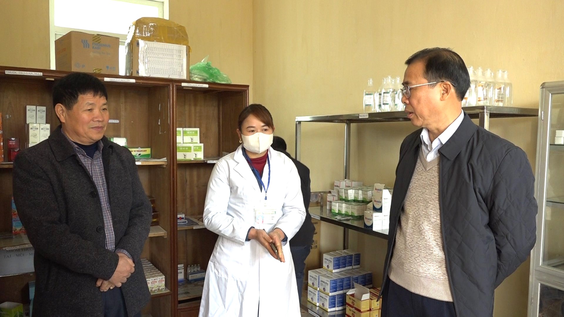 Đoàn công tác của HĐND tỉnh giám sát tại các Trạm Y tế trên địa bàn huyện Xín Mần