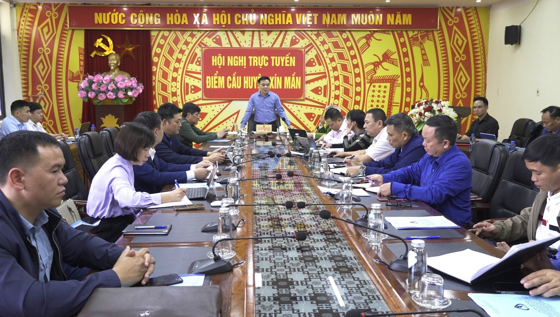 Ban Đại diện Hội đồng quản trị NHCSXH huyện Xín Mần tổng kết hoạt động năm 2023