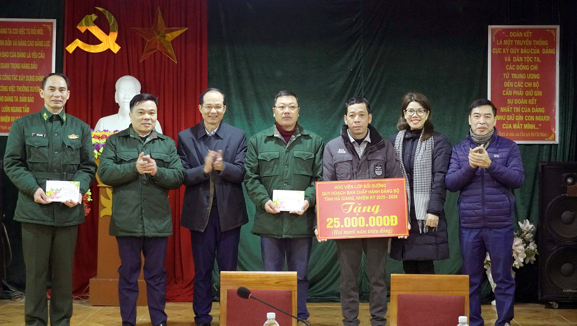 Đoàn công tác số 2, Lớp dự nguồn Ban Chấp hành Đảng bộ tỉnh nhiệm kỳ 2025 - 2030 thăm và làm việc tại huyện Xín Mần