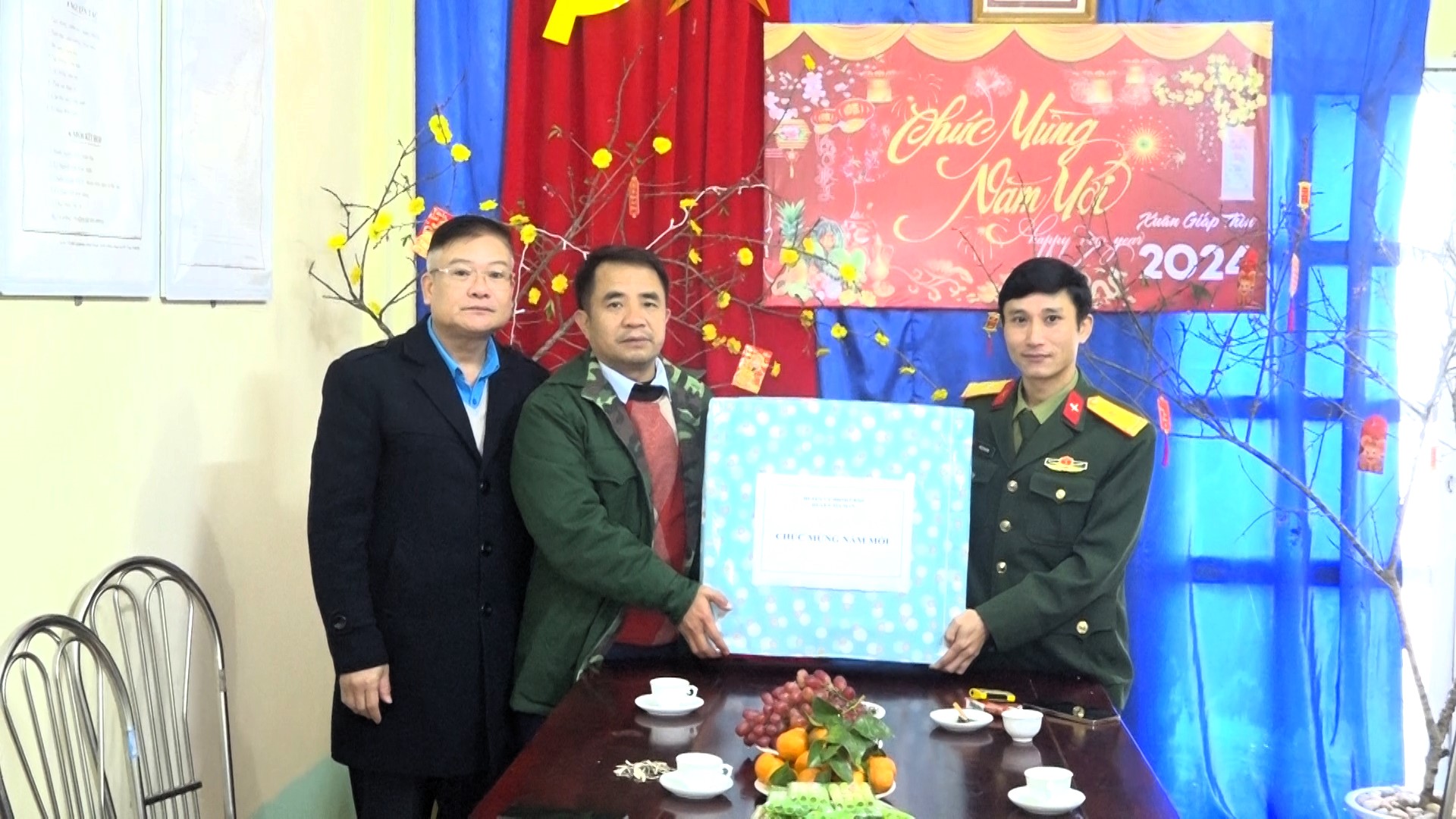 Phó Chủ tịch UBND huyện Ngô Văn Tăng thăm, chúc Tết các đơn vị lực lượng vũ trang xã Pà Vầy Sủ