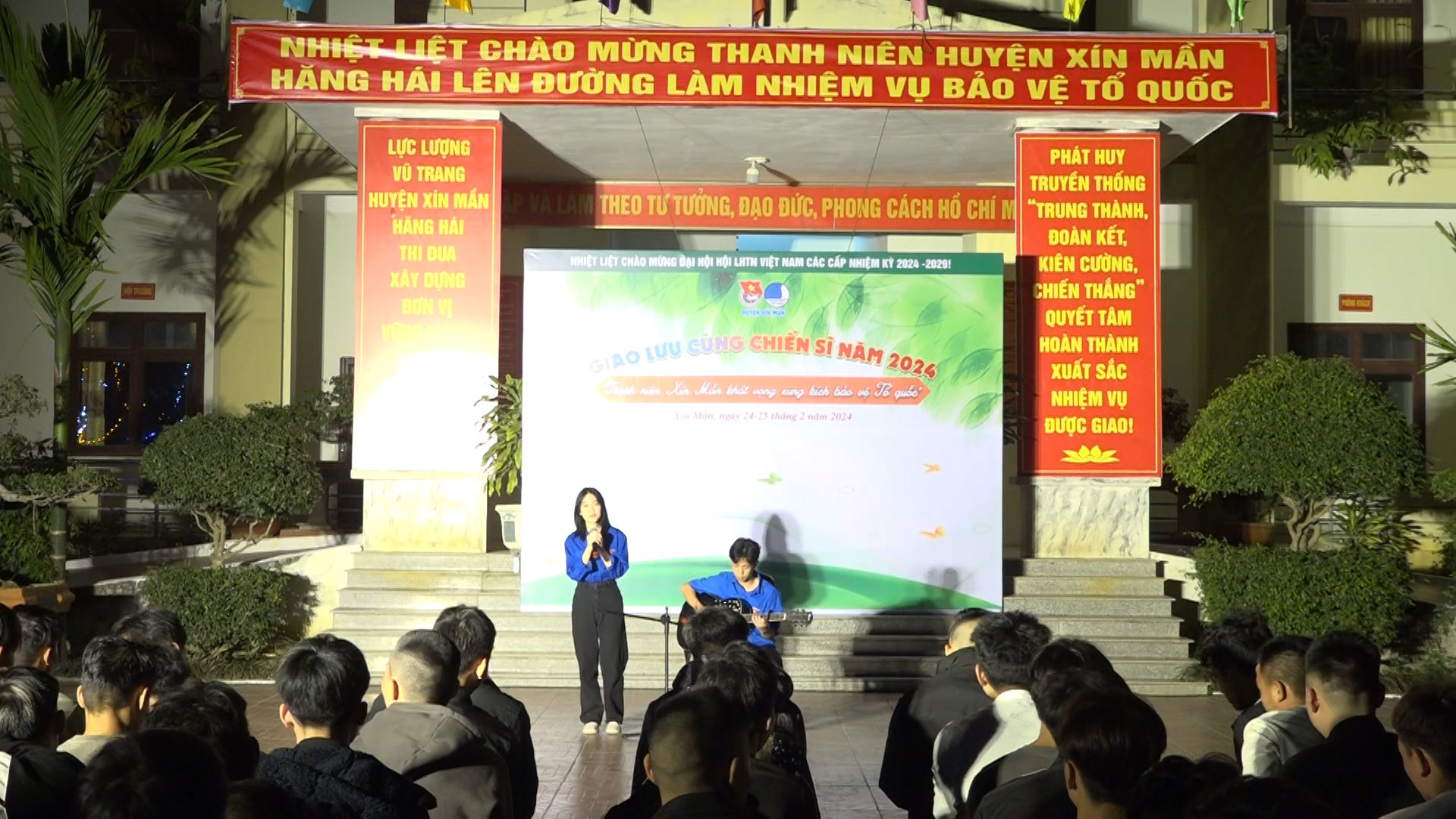 Hội Liên hiệp Thanh niên huyện Xín Mần tổ chức giao lưu cùng chiến sĩ nhập ngũ năm 2024