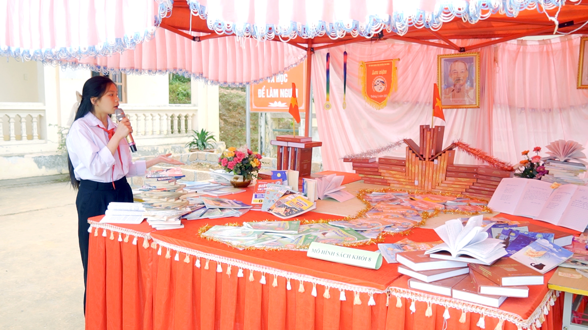 Các đơn vị trường học xã Xín Mần tổ chức Ngày sách và văn hóa đọc năm 2024