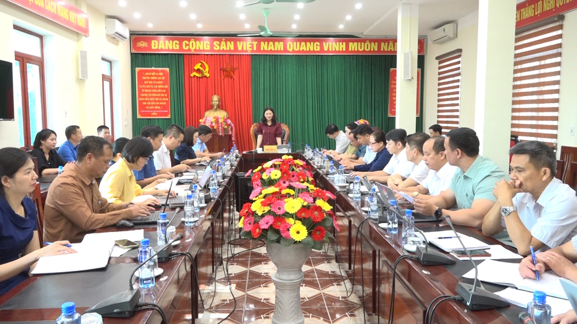 Đoàn công tác Ban tuyên giáo Tỉnh ủy làm việc tại huyện Xín Mần