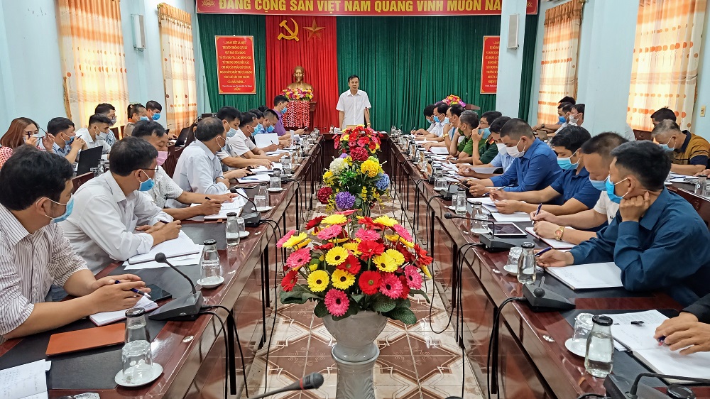 Ban thường vụ Huyện ủy Xín Mần làm việc với các đồng chí lãnh đạo xã, thị trấn