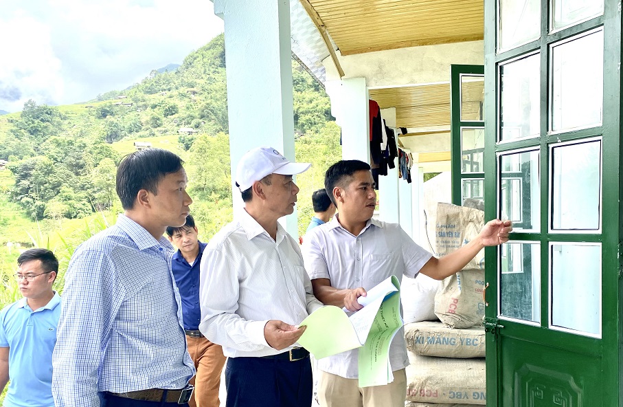 Tổ giám sát số 2 – HĐND huyện kiểm tra, giám sát tại xã Thu Tà