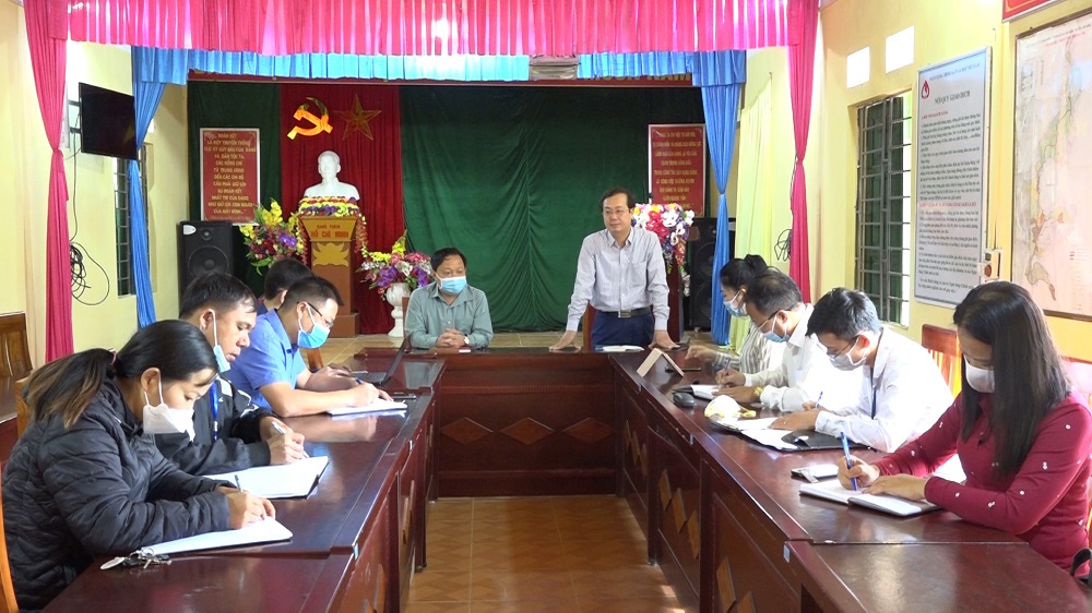 Đoàn công tác Sở Y tế tỉnh kiểm tra khu cách ly tập trung trên địa bàn huyện Xín Mần