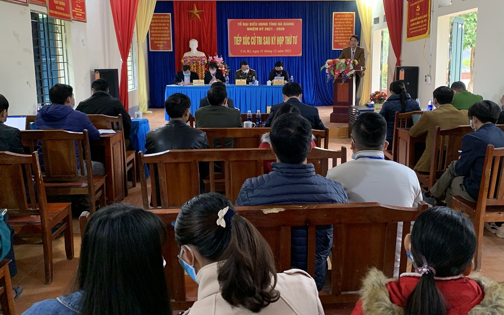 Tổ đại biểu HĐND tỉnh Hà Giang tiếp xúc cử tri tại xã Cốc Rế huyện Xín Mần