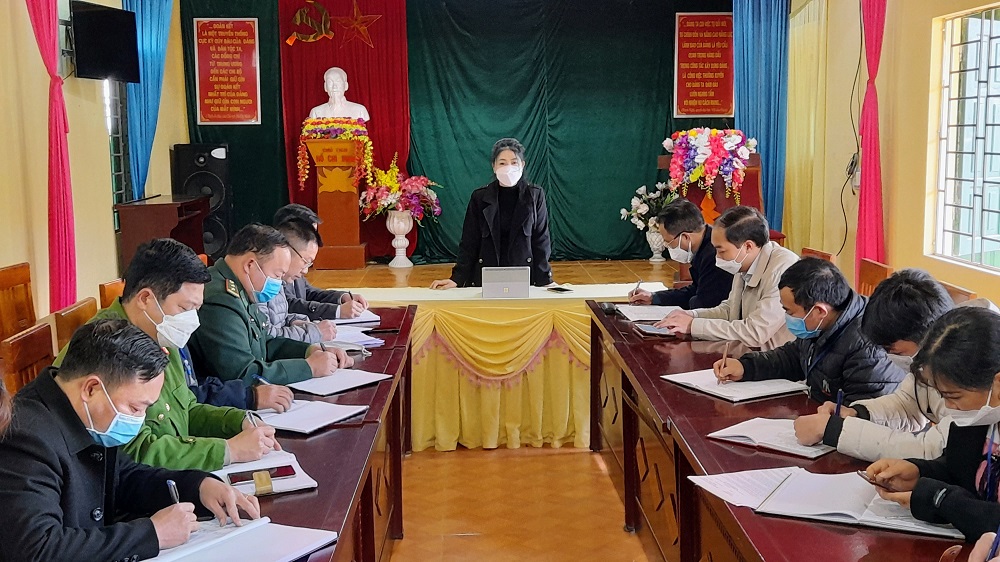 Thường trực UBND huyện kiểm tra công tác phòng chống dịch Covid-19 tại xã Xín Mần và xã Thèn Phàng