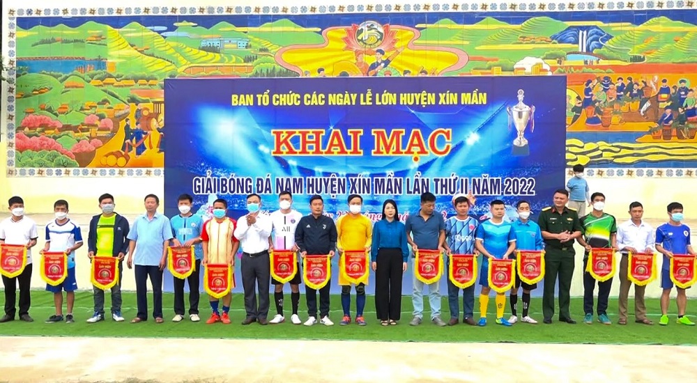 Khai mạc Giải bóng đá Nam huyện Xín Mần lần thứ II năm 2022