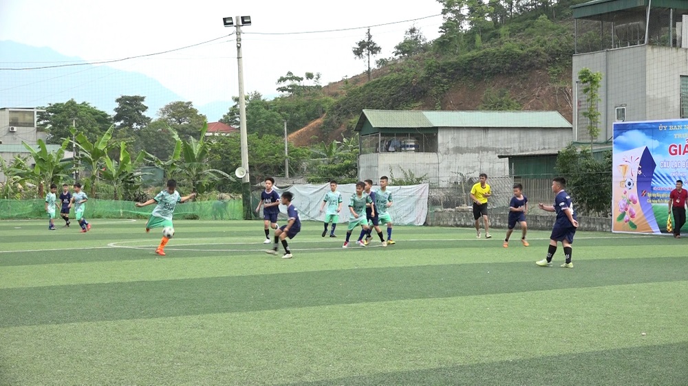 Trường Tiểu học Cốc Pài Khai mạc giải Bóng đá câu lạc bộ thể thao lần thứ IV năm 2022