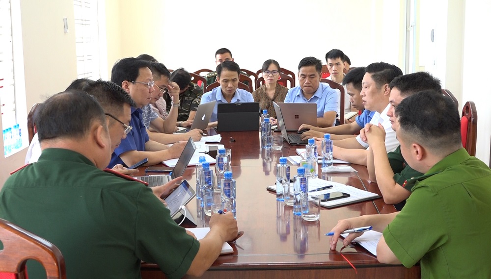 Ban quản lý khu kinh tế tỉnh làm việc với Thường trực UBND huyện Xín Mần