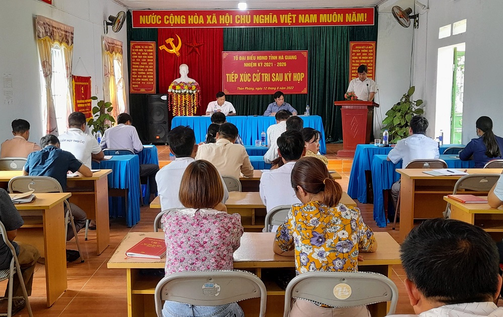 Tổ Đại biểu HĐND tỉnh tiếp xúc cư tri tại huyện Xín Mần