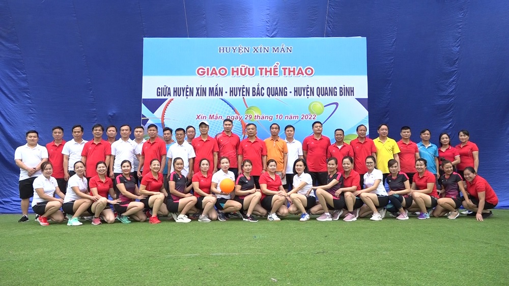 Giao hữu thể thao giữa Huyện uỷ Xín Mần, Huyện uỷ Bắc Quang và Huyện uỷ Quang Bình