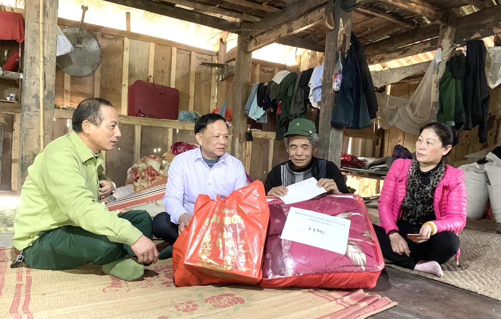 Hội nạn nhân chất độc da cam tỉnh Hà Giang thăm tặng, quà Tết tại huyện Xín Mần