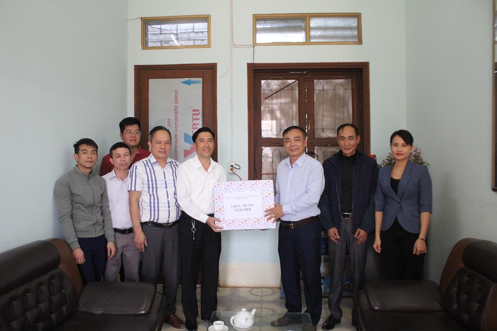 Phó Chủ tịch HĐND huyện Vũ Minh Hùng thăm, chúc tết cơ quan báo chí trên địa bàn huyện