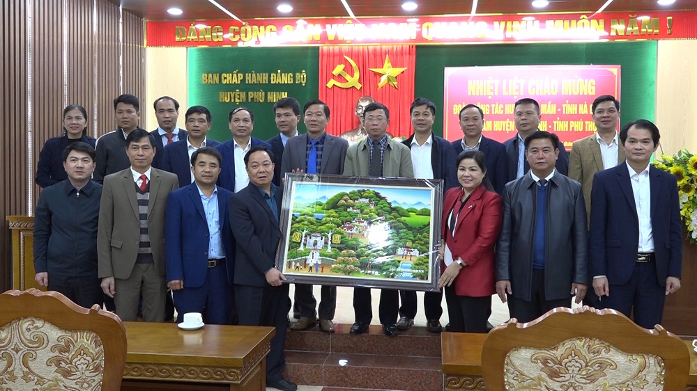 Đoàn công tác huyện Xín Mần (Hà Giang) thăm, học tập kinh nghiệm tại huyện Phù Ninh (Phú Thọ)
