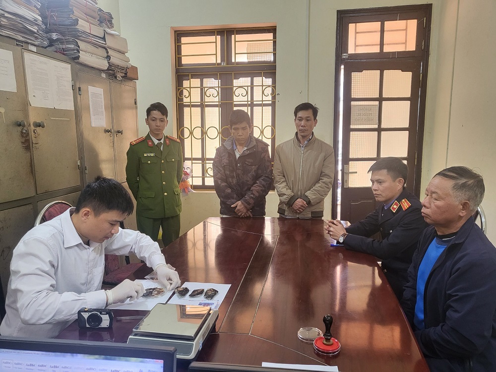 Công an huyện Xín Mần bắt giữ 01 vụ/02 đối tượng tàng trữ trái phép chất ma túy