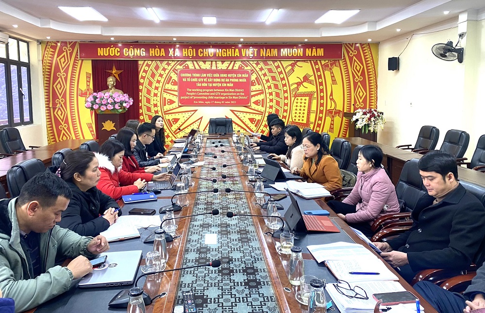 UBND huyện Xín Mần làm việc với Tổ chức GTV về xây dựng Dự án phòng ngừa tảo hôn
