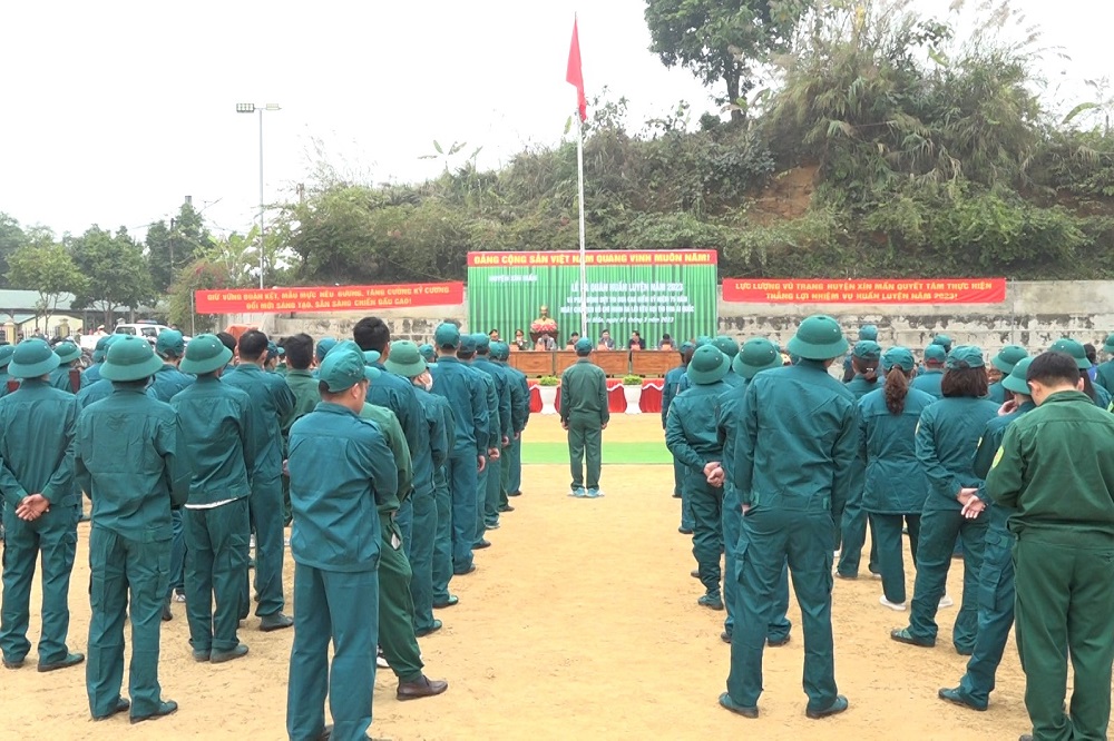 Huyện Xín Mần tổ chức lễ ra quân huấn luyện năm 2023