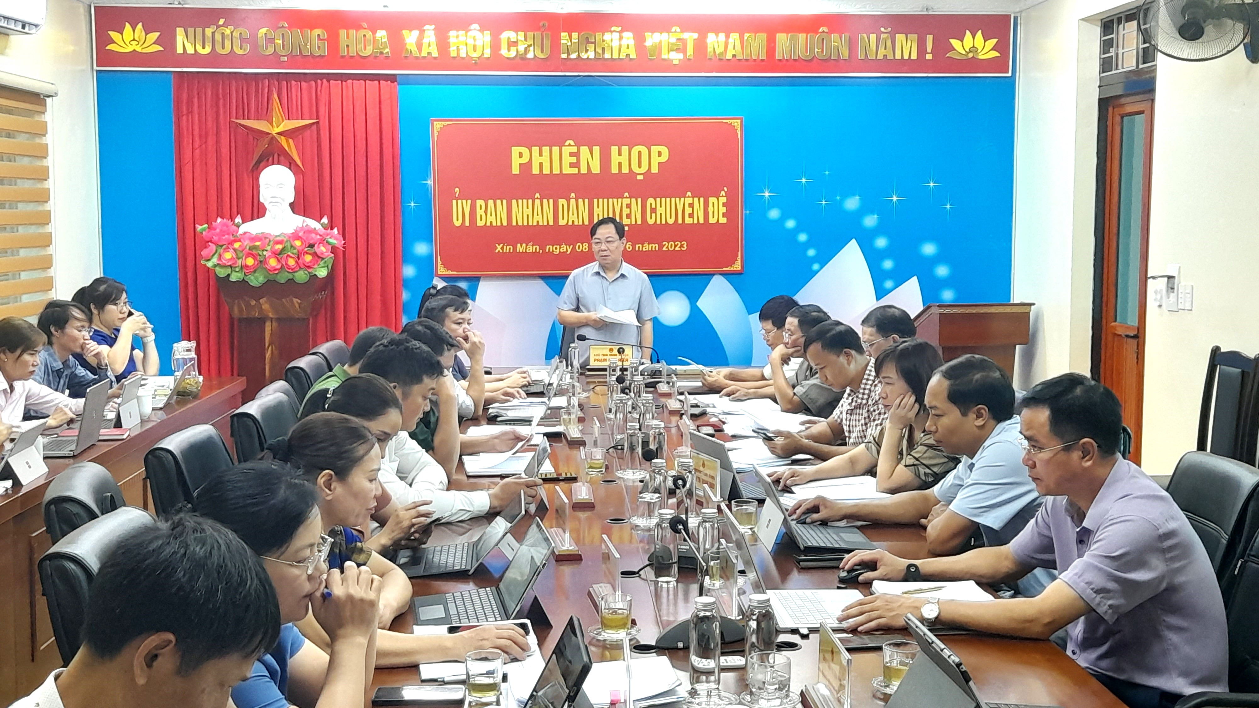 UBND huyện Xín Mần tổ chức Phiên họp Chuyên đề