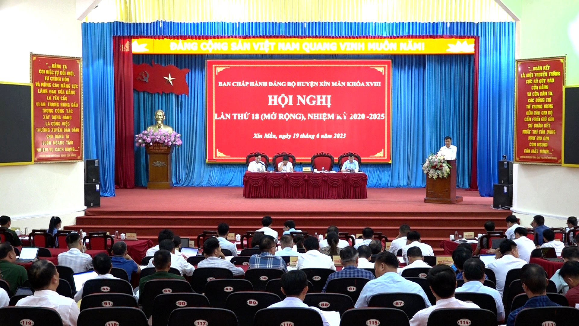 Hội nghị Ban Chấp hành Đảng bộ huyện Xín Mần lần thứ 18 (mở rộng)